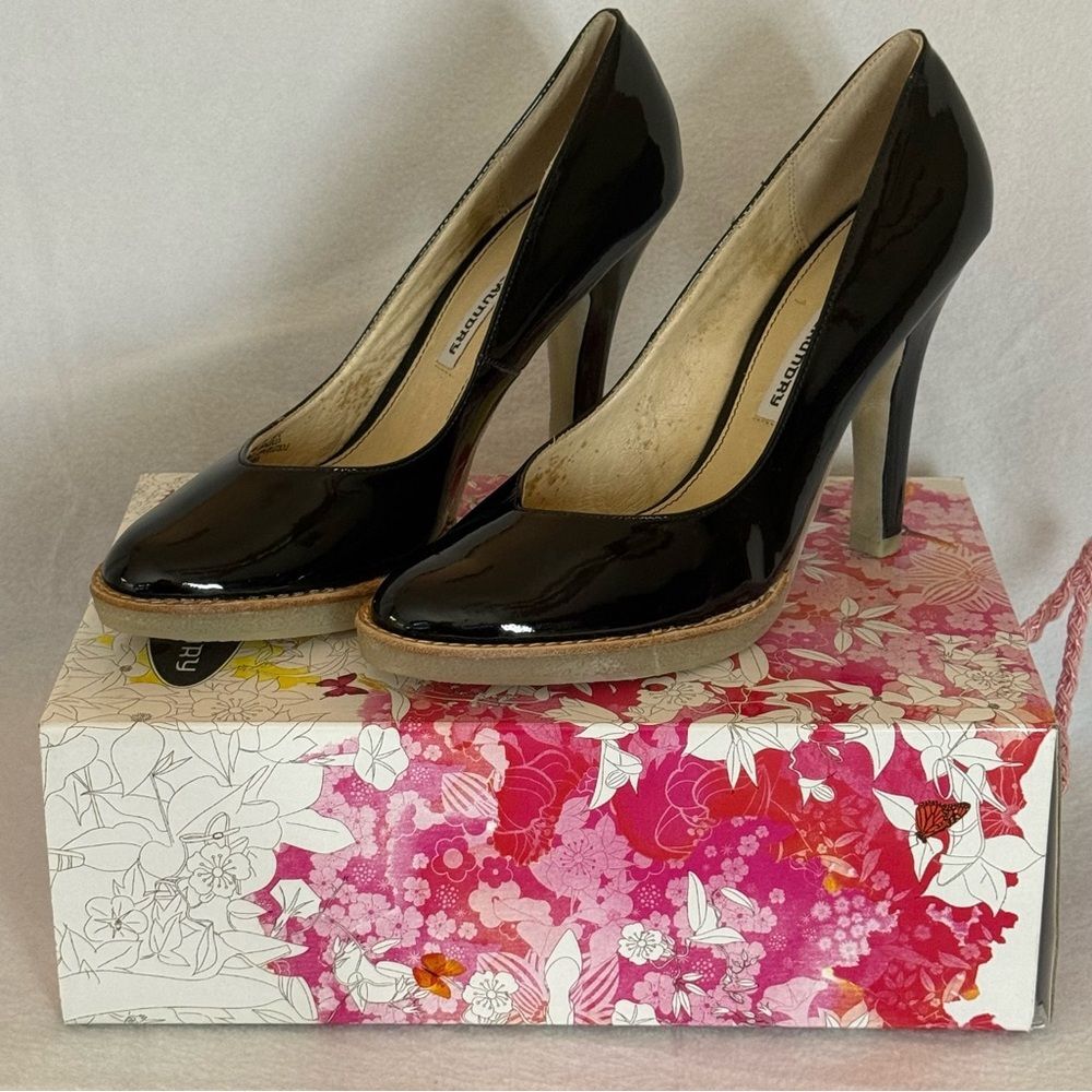 Chinese Laundry Glossy Black Faux Patent Heels